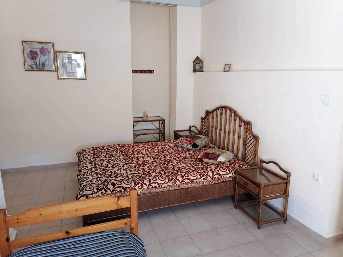 Beautiful Apartment Anais Near The Sea Agia Triada  Bagian luar foto